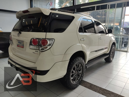 Imagen 6 de 13 de Toyota Fortuner Trd Sportivo Blindado