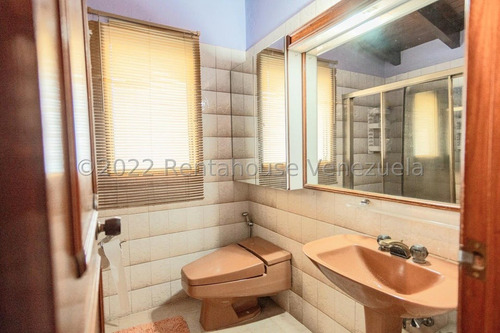 Exclusiva Casa En Venta Ubicada En Los Naranjos Del Cafetal 25-17320