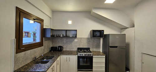 Departamento En Venta De Dos Dormitorios En San Martín De Los Andes, Centro. Duplex