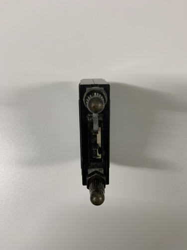 Airpax Lmlb1-1rls4r-36825-60-v 47031210 Bullet Breaker 60 A (Usado)