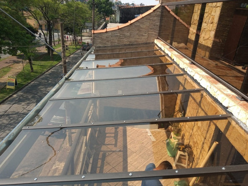 Coberturas Em Policarbonato Compacto E Alveolar