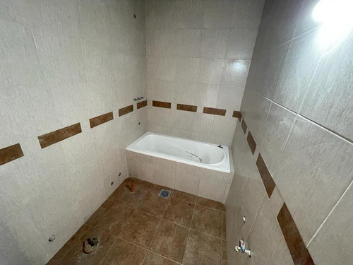 Imagen 12 de 16 de Triplex En Venta En José C. Paz Céntrico