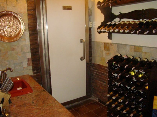 Imagen 9 de 15 de Se Vende Bella Y Amplia Casa 1.238m²-7h+7b+terraza+jardines+bbq+bar-la Lagunita