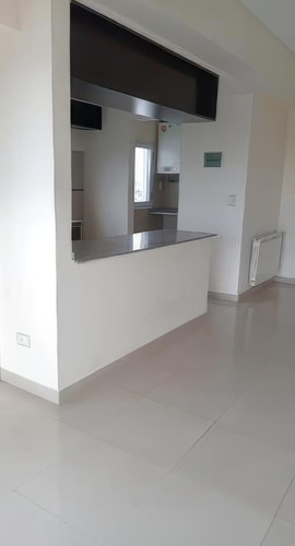 Departamento En Venta - 2 Dormitorios 1 Baño - Cochera - 73mts2 - Avellaneda