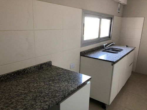 Imagen 5 de 14 de Departamento Venta 3 Ambientes Moron Centro