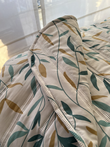 Cubrecamas King, Kit 5 Piezas Y 2 Almohadones De Regalo Hojas Verdes Aqua Floreado