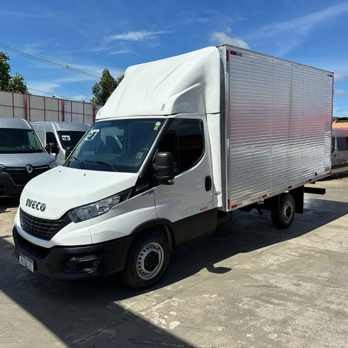Iveco Daily 3.0 Turbo Diesel 30-130 Baú Completo 