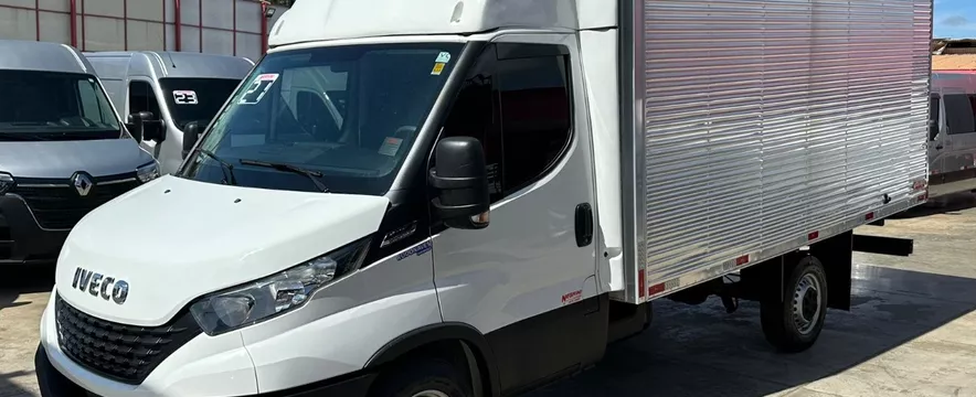 Iveco Daily 3.0 Turbo Diesel 30-130 Baú Completo 