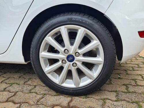 Ford Fiesta 1.6 TITANIUM AUTOMATICO
