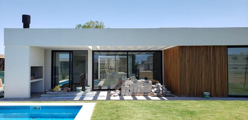 Imagen 5 de 16 de Casa - Canning (e. Echeverria)