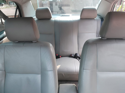 Imagem 2 de 9 de Toyota Corolla Xli 1.6 Gasolina 2006