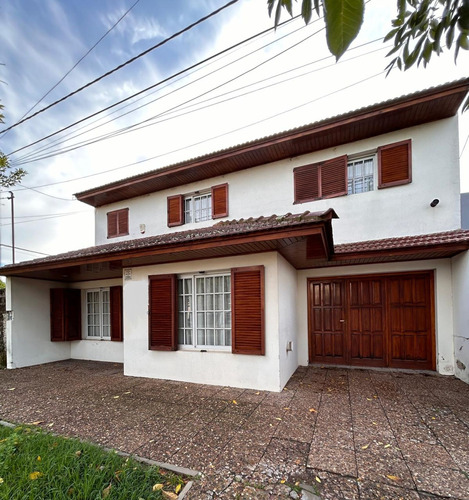 Se Vende Casa En Pehuajó Con Garage