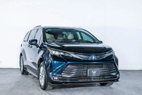 Toyota Sienna XLE Piel Híbrida