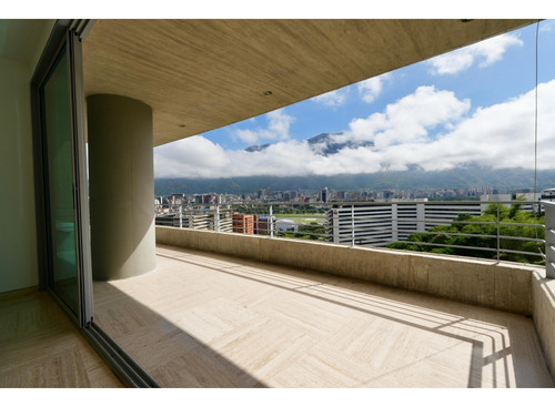 Hermoso Apartamento En Alquiler En Lomas De Las Mercedes 216,67 M2