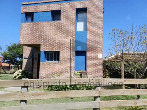 Casa En Alquiler En Punta Colorada 2 Dormitorios 2 Baños