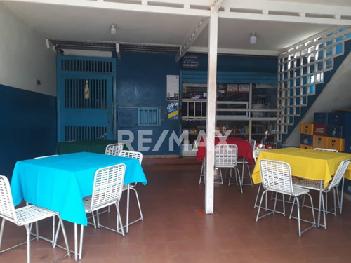 Imagen 3 de 20 de Se Vende Casa, Local Comercial Y Fondo De Comercio En El Sector La Manga, Calle Carvajal