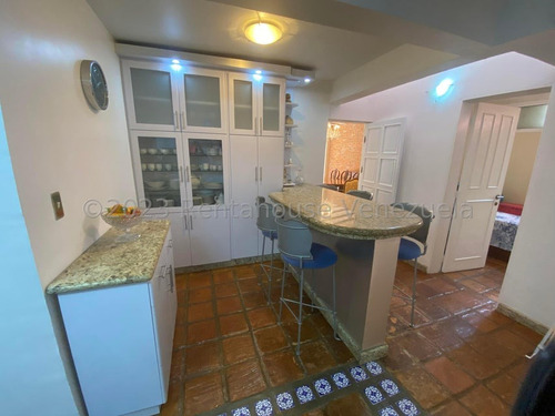 Extraordinario Townhouse De 3 Niveles Ubicado En Conjunto Cerrado Comodidad Perfecta Para La Familia. Está En La Alameda