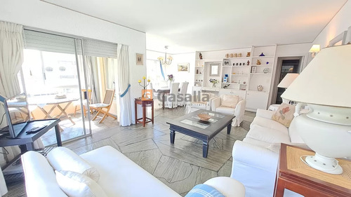 Apartamento En Venta - Punta Del Este - Ref. 5883