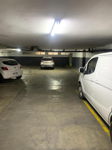 Sobre Av Ponce 3 Dormitorios 2 Baños Servicio Completo Y Garaje!