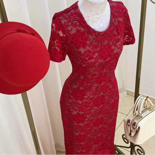 Imagem 3 de 8 de Vestido Longo Vermelho De Renda Para Formatura