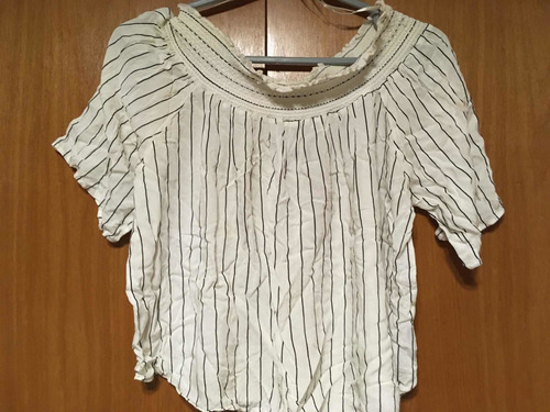 Preciosa Blusa Piece Of Cake. Talle M