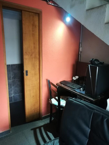 Imagen 10 de 18 de Departamento De 3 Amb. Y 2 Baños