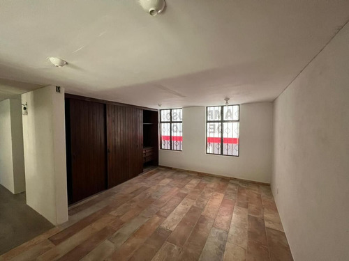 Casa Con Uso De Suelo Comercial De 290m2 En División Del Norte