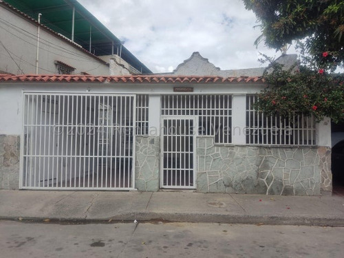 Casa Comercial En Venta En Los Rosales