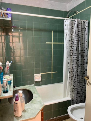 Departamento De Dos Dormitorios En Venta En Recoleta