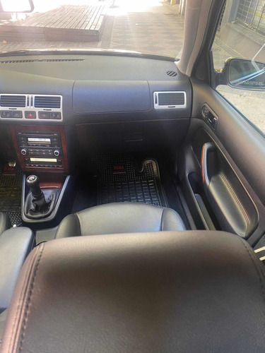 Volkswagen Bora 1.8 Highline T 180cv Cuero 2010