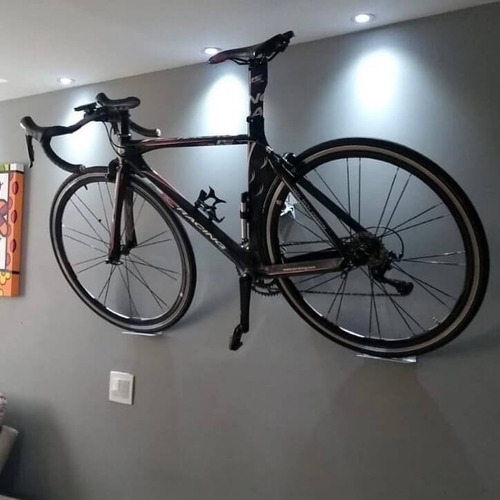 Imagem 10 de 10 de 2 Suportes De Parede Para 2 Bicicletas Com Bases Articuladas