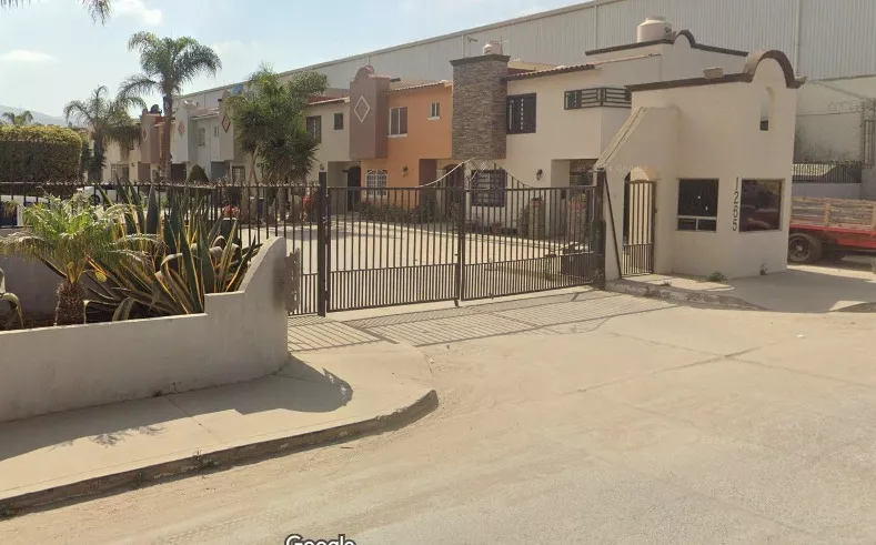 Casa En Remate Bancario En San Diego , San Borja Residencial, Aeropuerto, Ensenada, B.c -ngc4