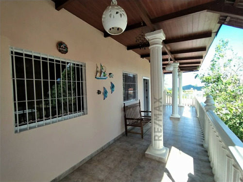 Re/max 2mil Vende Casa Con 2 Apartamentos Independientes En Loma De Guerra, Paraguachi, Mun. Antolín Del Campo, Isla De Margarita, Edo. Nueva Esparta