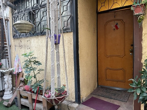 Venta De Casa En Barrio Villa Olímpica En Ñuñoa