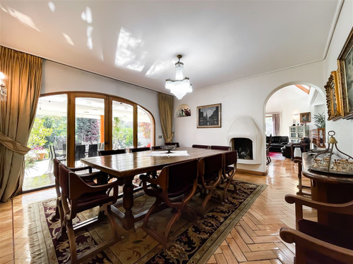Casa En Venta De 7 Dorm. En Las Condes