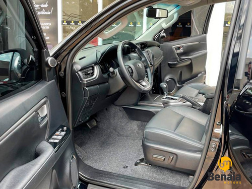 Imagem 9 de 12 de Toyota Hilux Sw4 2.7 Vvt-i Flex Srv 7l 4x2 Automático