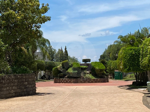 Terreno Residencial En Venta En Fraccionamiento La Herradura