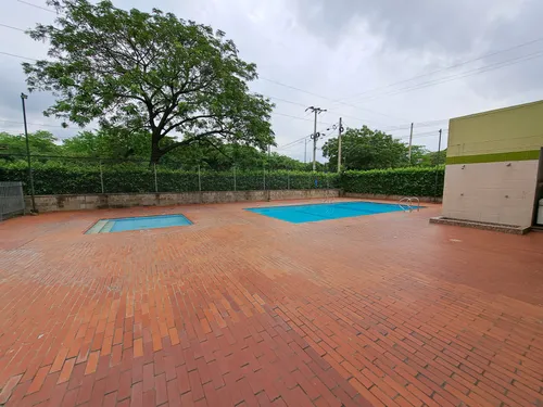 Apartamento En Arriendo En Prados Del Este. Cod A24416