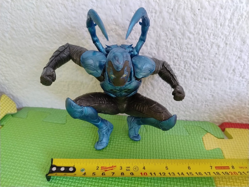 Blue Beetle Mcfarlane Toys Estatua 12 (Usado)