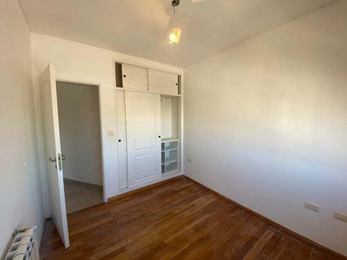 Imagen 9 de 16 de En Venta Depto 3 Amb C/ Cochera En Lanus Este (029)