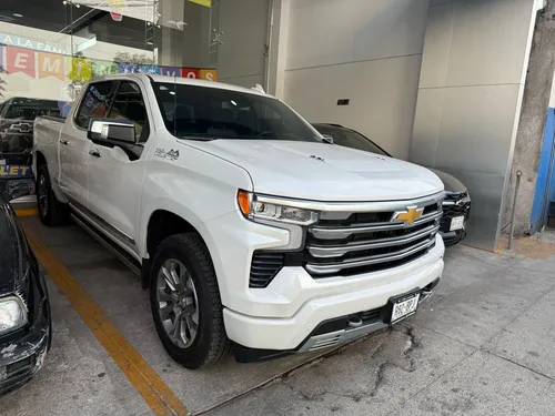 Chevrolet Cheyenne 6.2 High Country 4X4 At