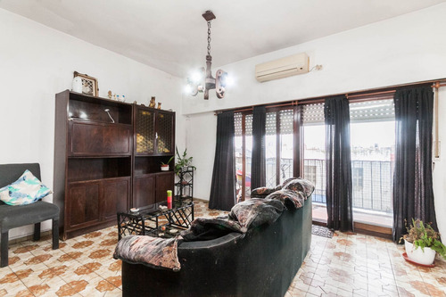 Venta Galpon C/2 Dpto.de 3amb.patio.terraza. 130m2