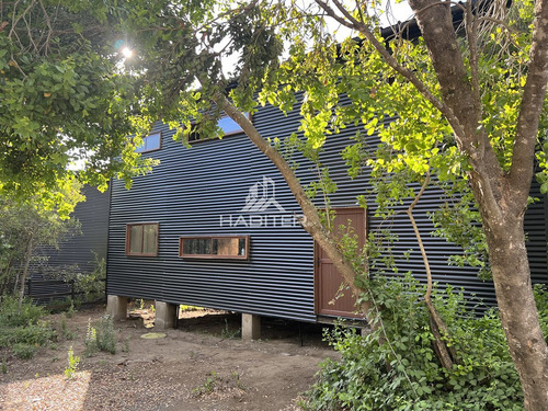 Casa En Venta De 5 Dorm. En Colbún