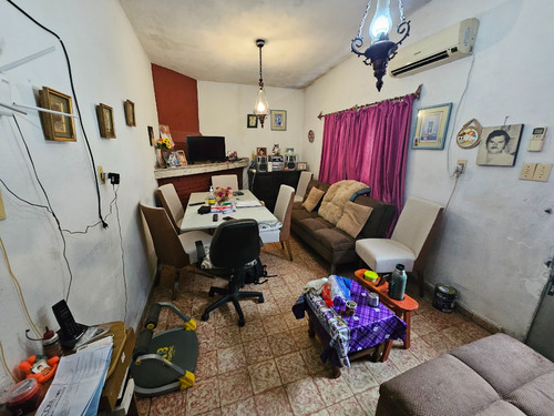 Venta Casa 2 Dormitorios Nuevo París Con Cochera
