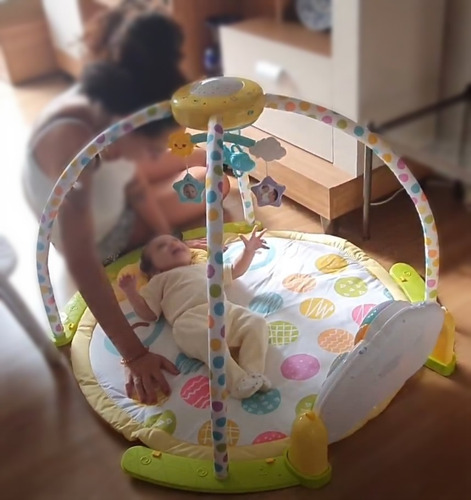 Imagen 6 de 7 de Gimnasio Bebe Manta Didactica Piano Proyector Luces Sonajero