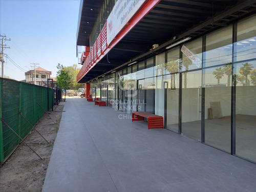 Excelente Centro Comercial / Avda Pajaritos