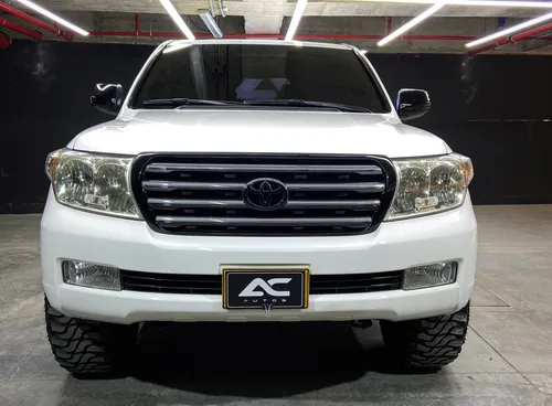 Toyota Land Cruiser V8 VX LC200 IMPERIAL 4X4 4.7 AT