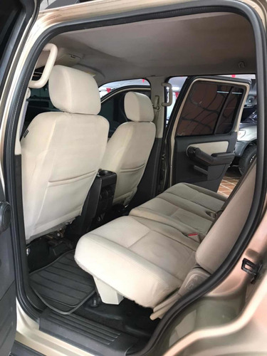 Imagen 9 de 11 de Ford Explorer Eddie Bauer 4x2 4.6