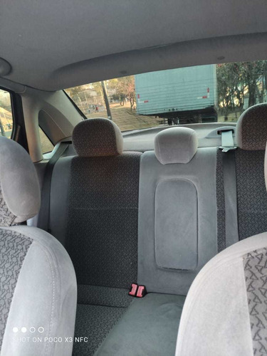 Imagem 13 de 14 de Ford Focus Sedan 2001 2.0 Ghia 4p
