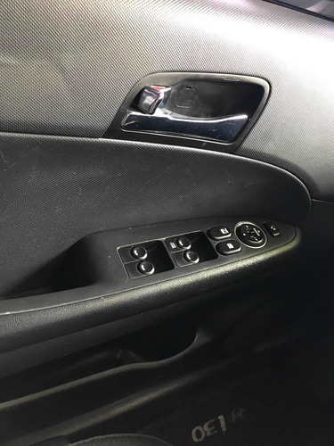 Imagem 11 de 15 de Hyundai I30 2011 2.0 Gls Aut. 5p